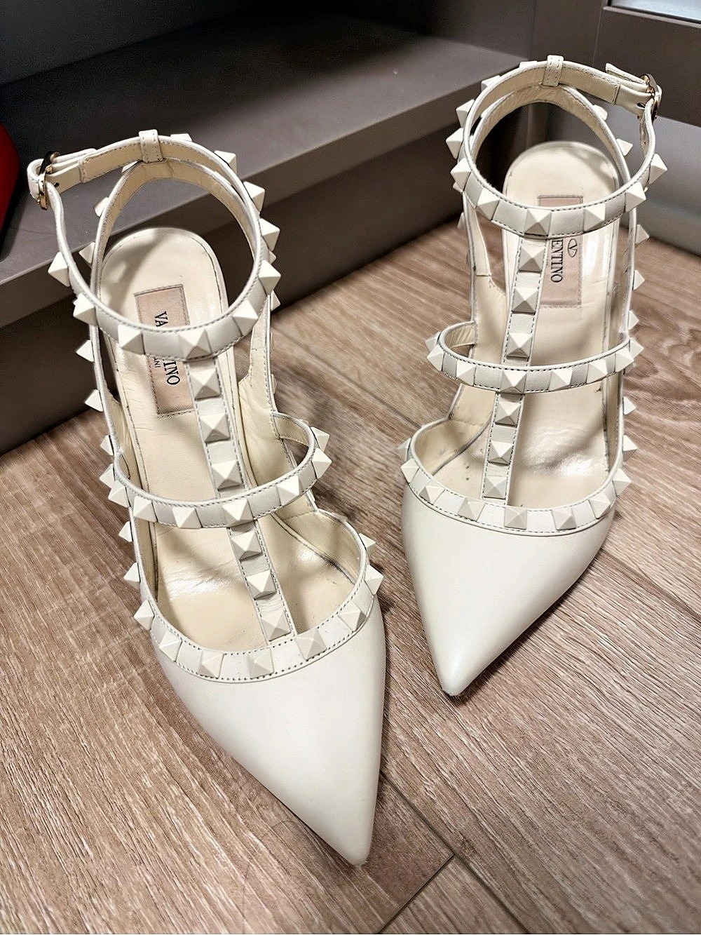 Valentino Garavani Heels White